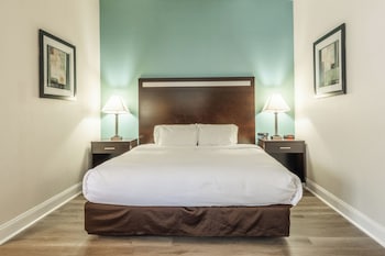 Room, 1 King Bed with Sofa bed, Non Smoking (Upgrade)