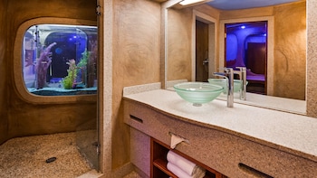 Suite, 1 King Bed, Non Smoking, Jetted Tub