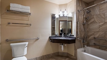 Standard Room, 2 Queen Beds, Accessible, Bathtub