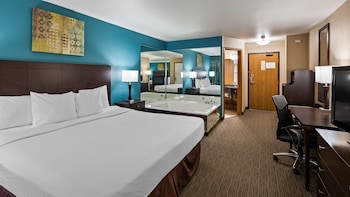Standard Room, 1 King Bed, Non Smoking, Jetted Tub