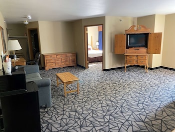 Suite, 2 Queen Beds, Non Smoking, Refrigerator & Microwave (with Sofabed)