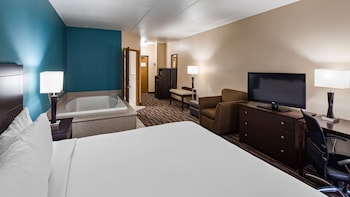 Standard Room, 1 King Bed, Non Smoking, Jetted Tub