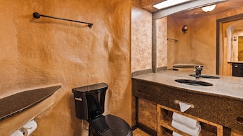 Suite, 1 King Bed, Non Smoking, Jetted Tub