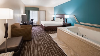 Standard Room, 1 King Bed, Non Smoking, Jetted Tub