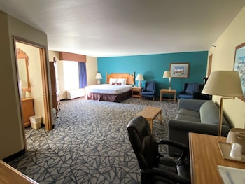 Suite, 2 Queen Beds, Non Smoking, Refrigerator & Microwave (with Sofabed)