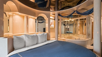 Suite, 1 King Bed, Non Smoking, Jetted Tub