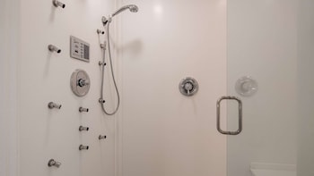 Suite, 1 King Bed, Non Smoking, Jetted Tub