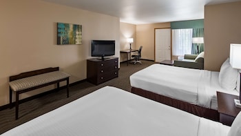 Standard Room, 2 Queen Beds, Non Smoking, Refrigerator & Microwave