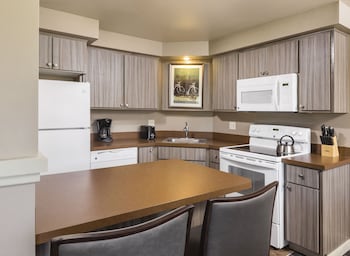 Standard Condo, 2 Bedrooms, Non Smoking, Kitchen