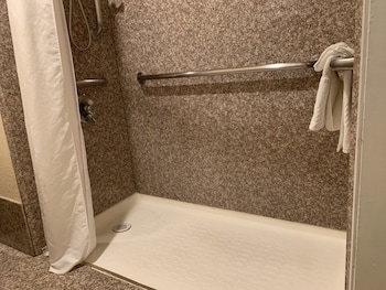 Standard Room, 2 Queen Beds, Accessible, Non Smoking (Roll-In Shower)