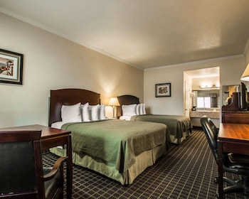 Standard Room, 2 Queen Beds, Non Smoking (Pet Friendly)