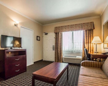 Standard Room, 1 Queen Bed, Non Smoking