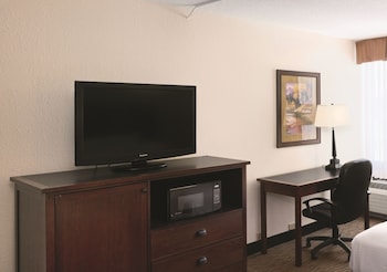 Deluxe Room, 2 Queen Beds, Poolside (Deluxe Double-Queen, Poolside)