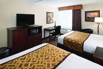 Deluxe Room, 2 Queen Beds, Poolside (Deluxe Double-Queen, Poolside)