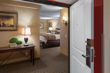 Suite, 1 Twin Bed (King, Alcove Suite)