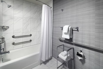 Traditional Room, 2 Queen Beds (Mobility Accessible, Tub)