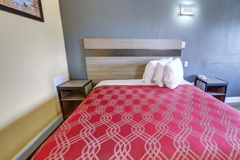 Standard Room, 1 King Bed, Smoking