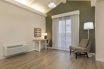 Studio Suite, 1 King Bed