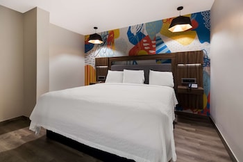 Suite, 1 King Bed, Non Smoking