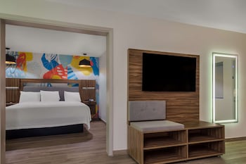 Suite, 1 King Bed, Non Smoking