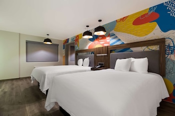 Suite, 2 Queen Beds, Non Smoking