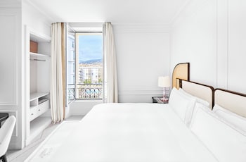 Classic Room, 1 King Bed, Garden View
