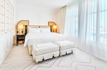 Premium Room, 1 King Bed, Balcony, City View