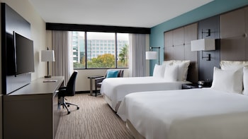 Room, 2 Queen Beds (Mobility/Hearing Accessible, Tub)