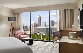 Premier Room, 1 King Bed (Centennial Olympic Park View)