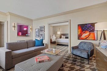 Suite (Coca Cola, 1 King Bed and Sofa Bed)