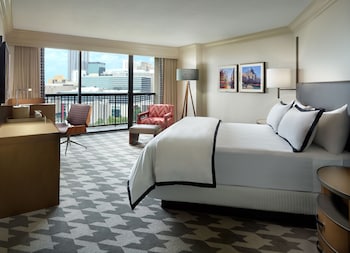 Premier Room, 1 King Bed, Balcony (Centennial Olympic Park View)