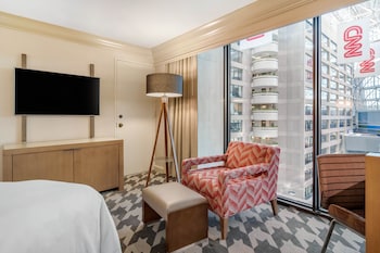 Deluxe Room, 1 King Bed, Accessible