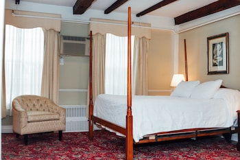 Historic Main Inn, 1 Queen, No Pets