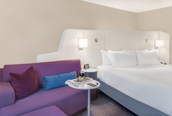 Standard Room, 1 King Bed (High Floor)