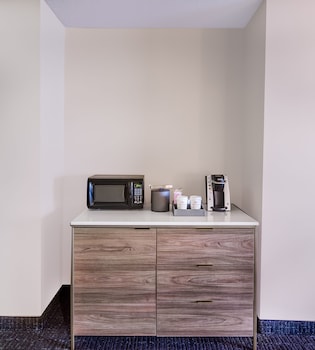 Suite, 1 King Bed, Corner