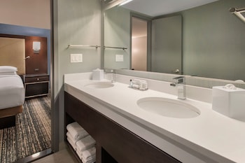 Room, 2 Queen Beds (Hearing Accessible)