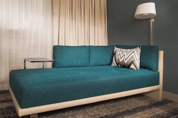 Club Room, 1 King Bed (Mobility Accessible, Roll-in Shower)