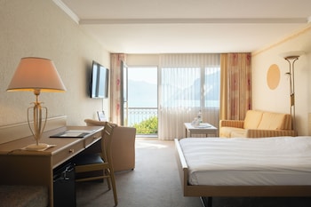 Superior Twin Room, Balcony, Lake View