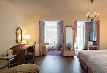 Junior Twin Room, Balcony, Lake View