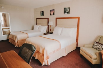 Dog Friendly, ADA Access, 2 Double Beds