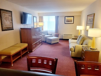 2 Room King Suite Non-Smoking, No Pets