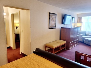 2 Room King Suite Non-Smoking, No Pets