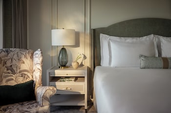 Deluxe Room (Grand)