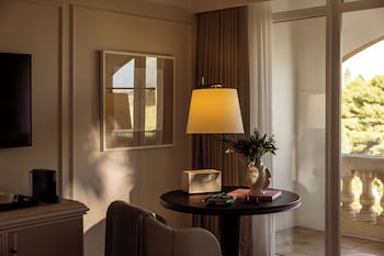 Deluxe Room (Grand)