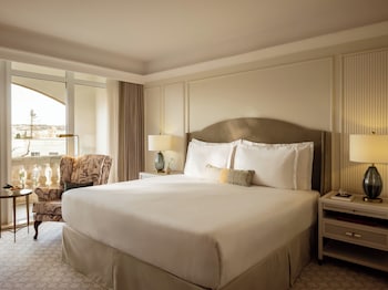 Deluxe Room (Grand)