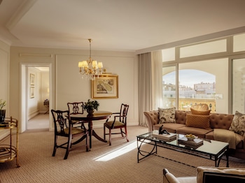 Signature Suite