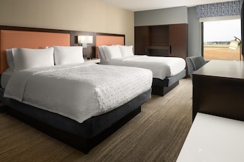 Room, 2 Queen Beds, Refrigerator & Microwave