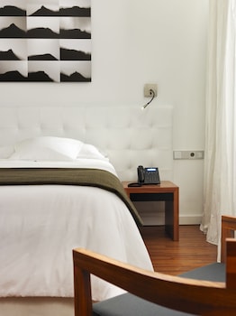 Double Room (with Garden)