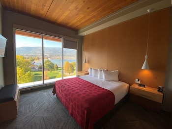 West Wing, Partial Lakeview Suite