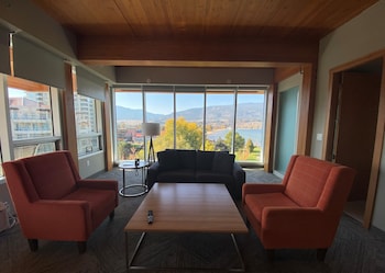 West Wing, Partial Lakeview Suite
